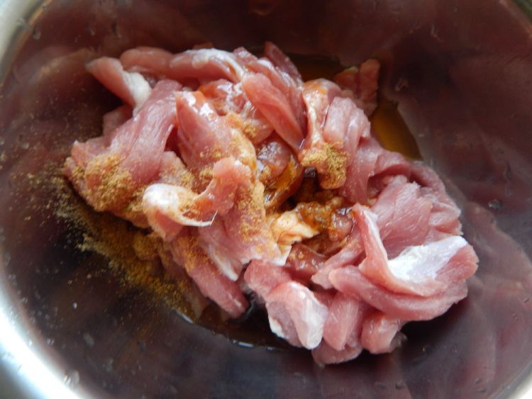 糖醋里脊肉步骤2