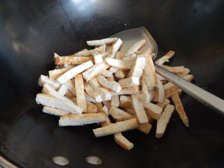 花菜烧豆腐步骤2