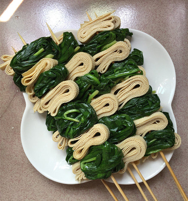 烤韭菜千张卷步骤6