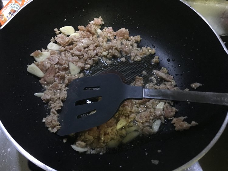 照烧茄子肉末粉丝步骤3