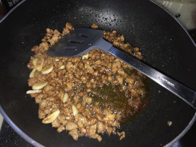 照烧茄子肉末粉丝步骤8