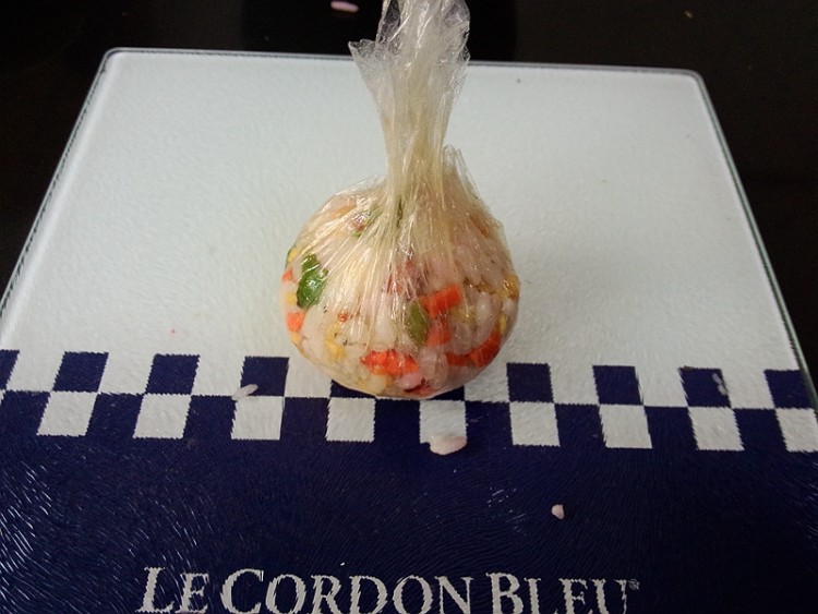 草莓多彩米饭团步骤9