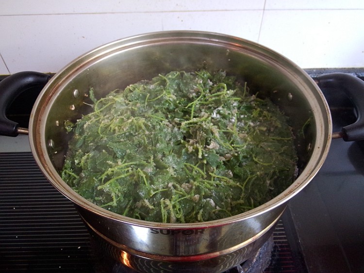 粉蒸草头步骤8