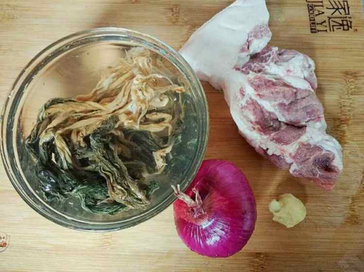 菜干蒸肉饼步骤1