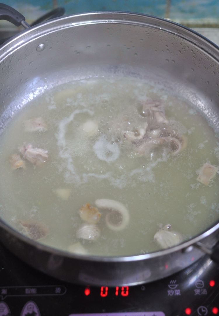 荷兰豆炒鱿鱼步骤3