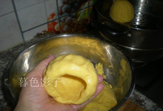 蒸粗粮窝窝头步骤2