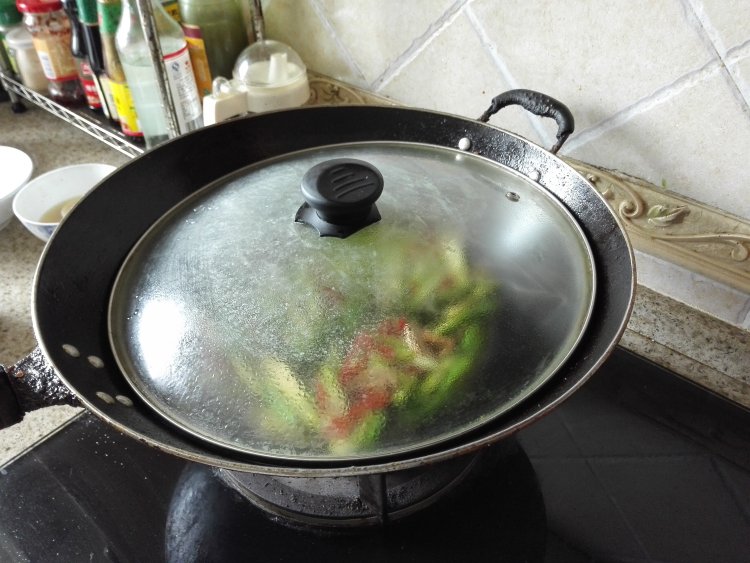 芦笋炒肉步骤9