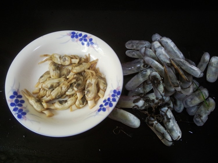 韭菜炒蛏子步骤5