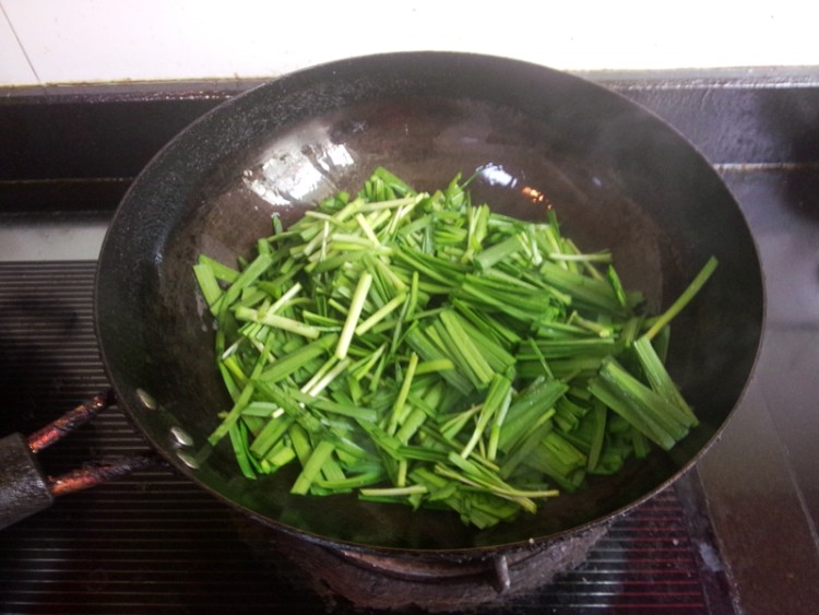 韭菜炒蛏子步骤6