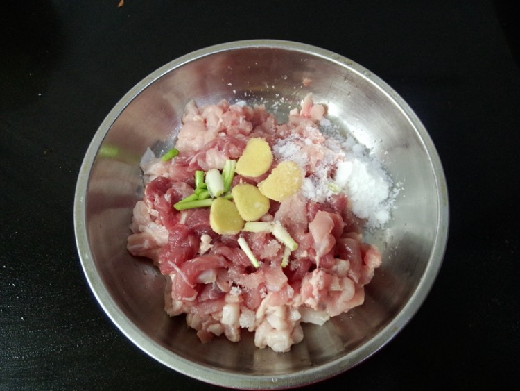 肉丁黑笋干烧麦步骤6