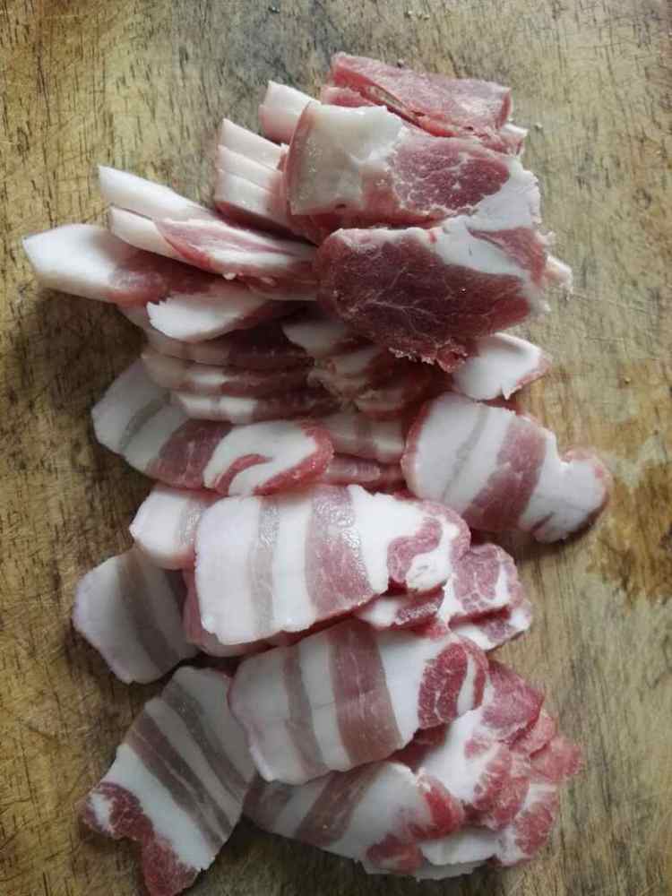红糟春笋五花肉步骤2