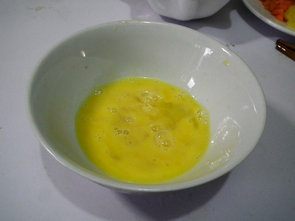菠萝香肠炒饭步骤3