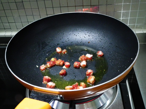 菠萝香肠炒饭步骤6