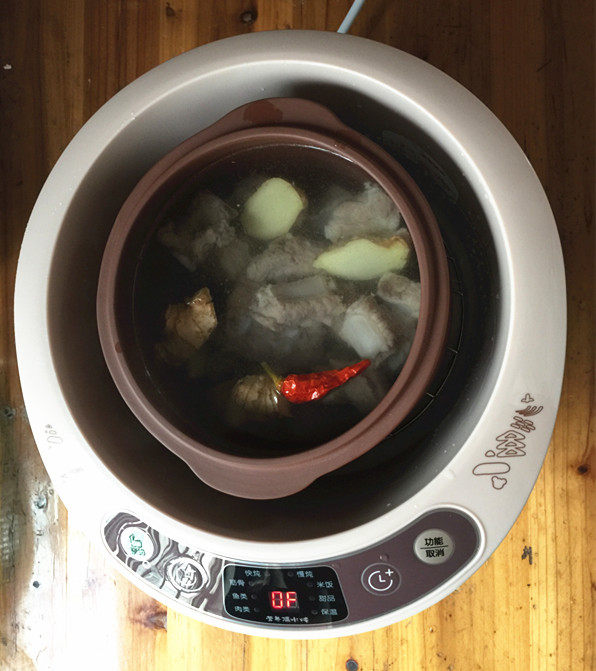 野生榛蘑煲排骨汤步骤9