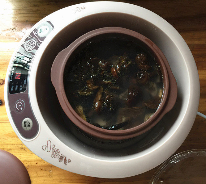 野生榛蘑煲排骨汤步骤11