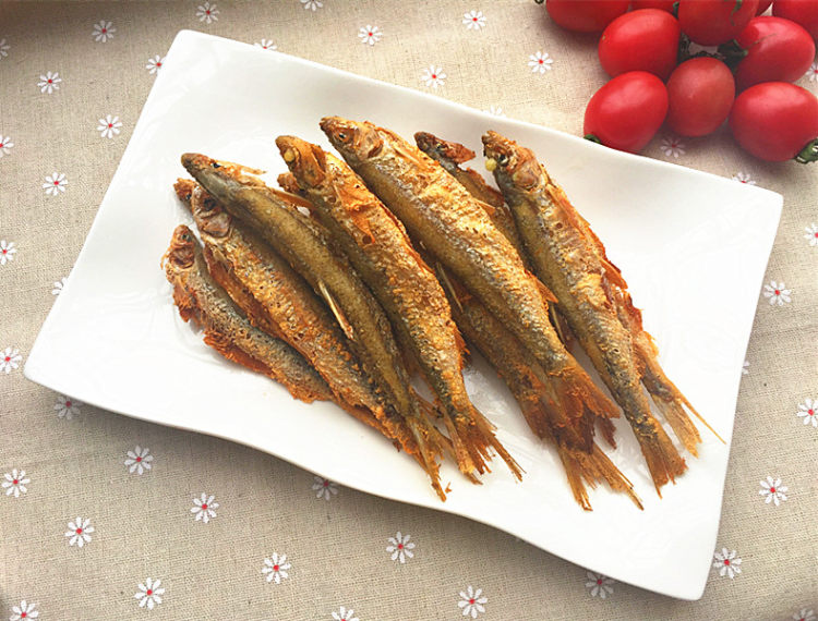 酥炸小鱼仔步骤9