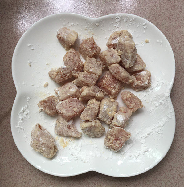 菠萝咕噜肉步骤4