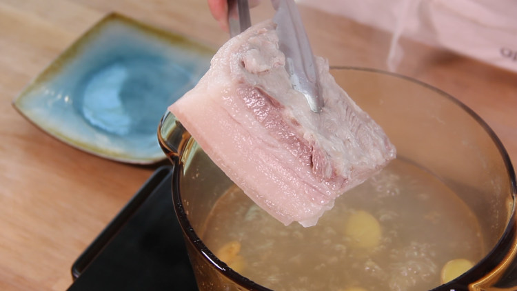 脆皮烤肉步骤3