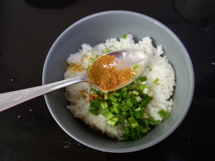 咖喱鸡蛋米饭饼步骤4