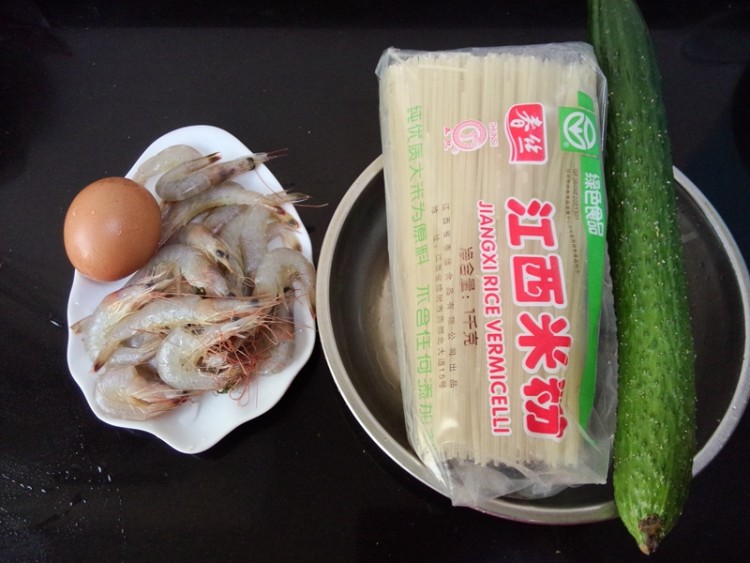 鲜虾米粉步骤1