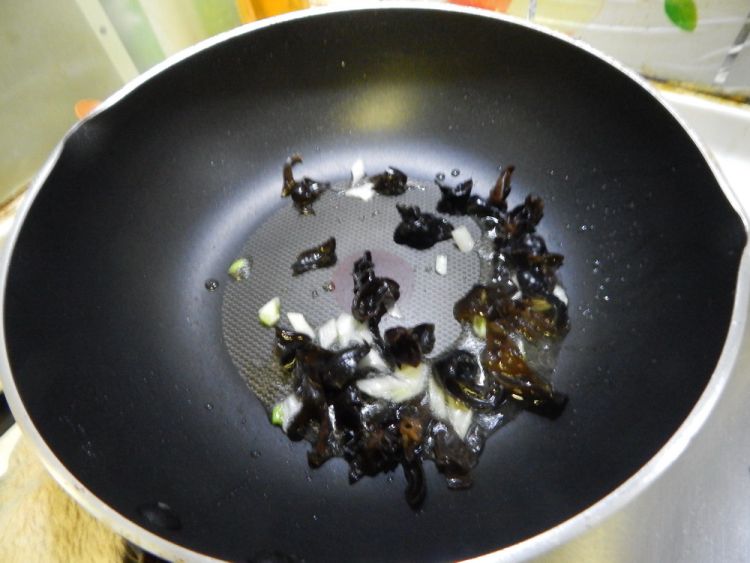 芹菜炒火腿步骤4
