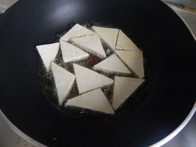 沙茶豆腐块步骤3