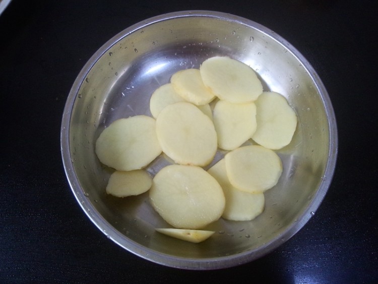 鲷鱼煎土豆片便当步骤7