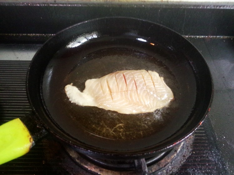 鲷鱼煎土豆片便当步骤5