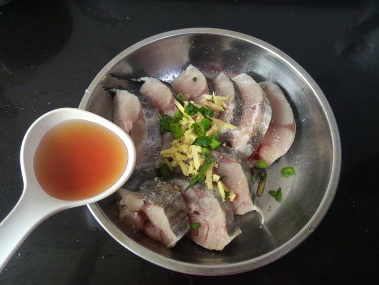 椒盐马鲛鱼步骤4