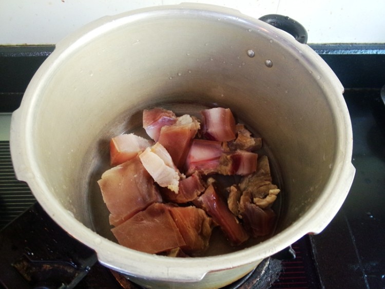 咸肉芋仔煲步骤5