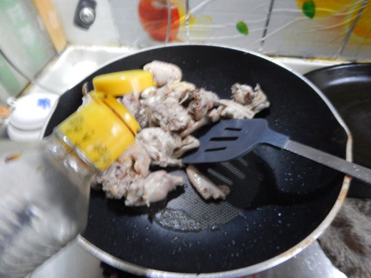胡萝卜烧鸡块步骤5