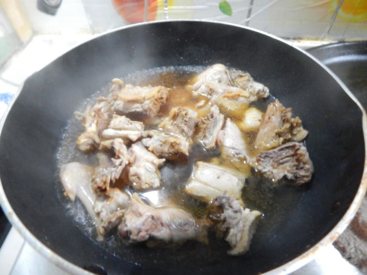 胡萝卜烧鸡块步骤6