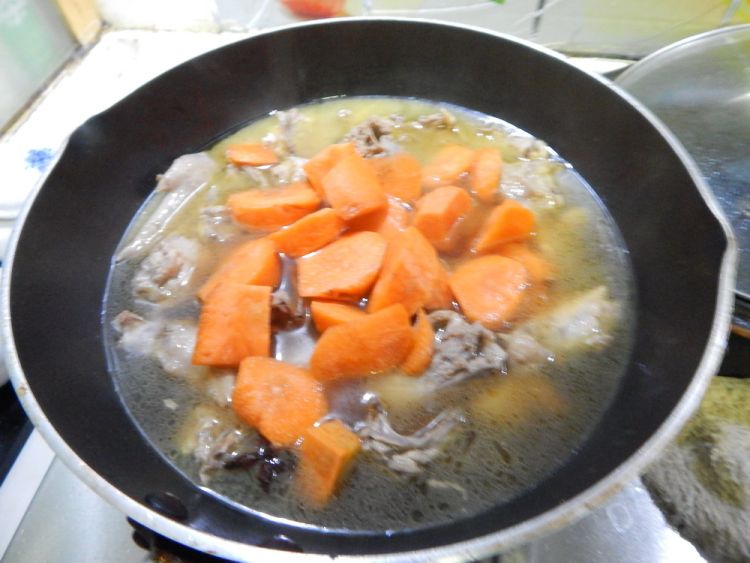 胡萝卜烧鸡块步骤9