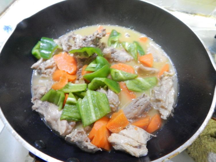 胡萝卜烧鸡块步骤12