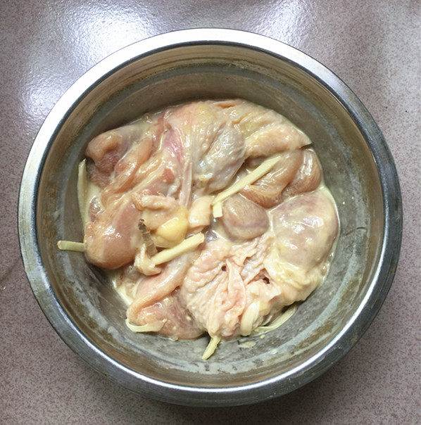 蒜香鸡腿肉步骤6