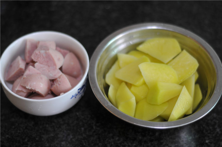 火腿土豆焖饭步骤2