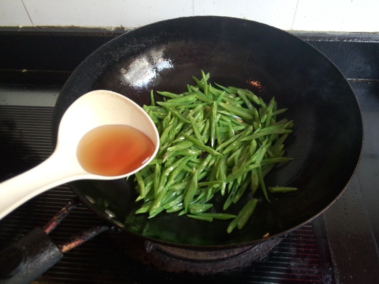 红肠炒芸豆步骤6
