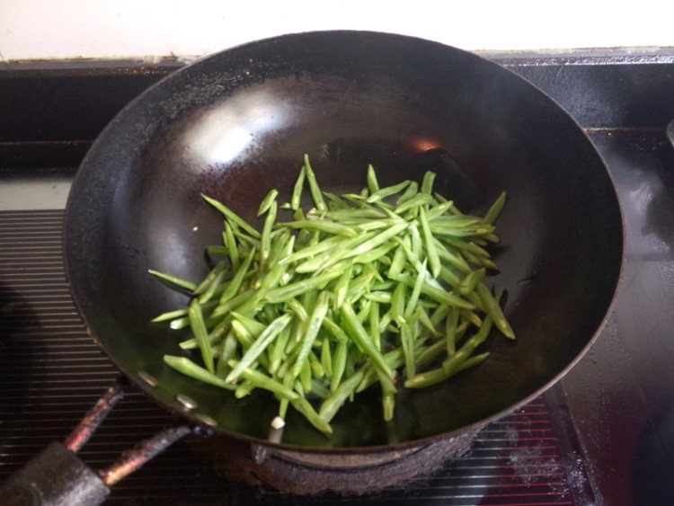 红肠炒芸豆步骤5