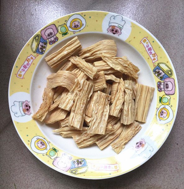 剁椒腐竹蒸腊肉步骤7