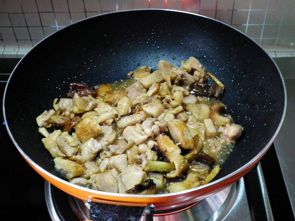 咸鱼鸡粒豆腐煲步骤10