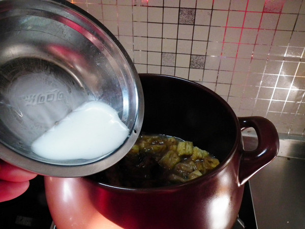 咸鱼鸡粒豆腐煲步骤16