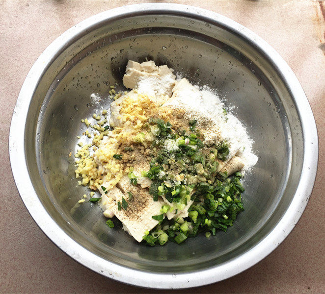 香炸豆腐肉丸子步骤7