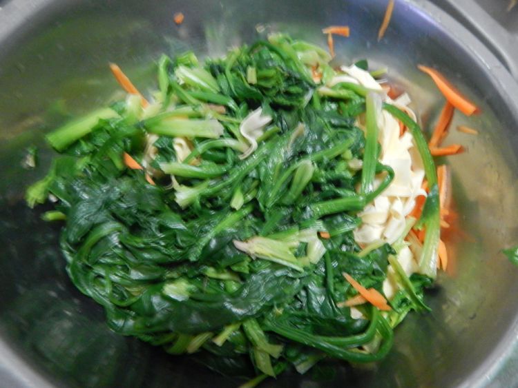菠菜凉拌豆皮步骤6