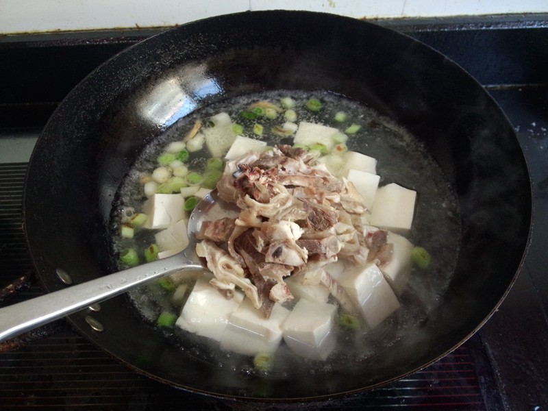 豆腐滚羊头汤步骤9