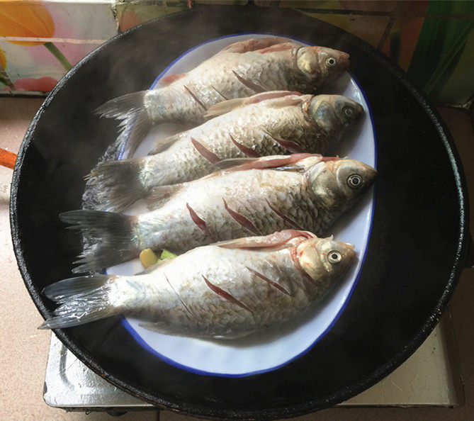 香辣葱油鲫鱼步骤7