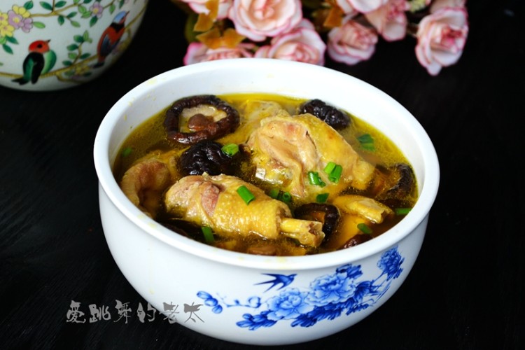 金钱菇炖母鸡步骤11