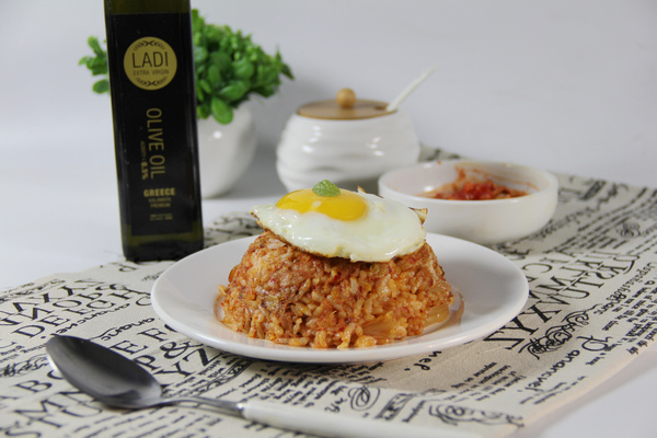 韩式金枪鱼辣白菜炒饭步骤8