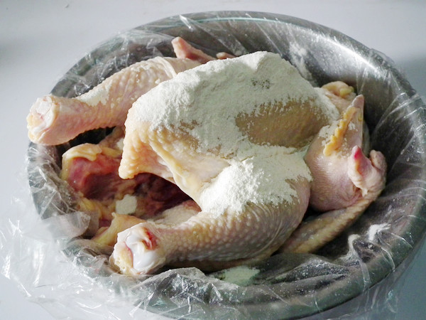坤博砂锅盐焗鸡步骤3
