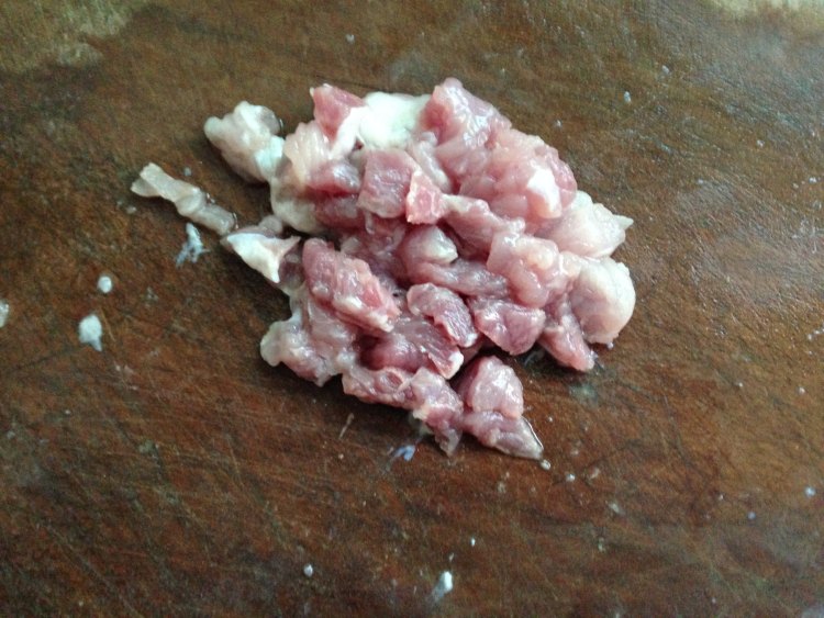 猪肉丁老干妈拌面酱步骤2