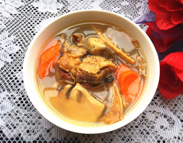 腊鸭煲笋干汤步骤14